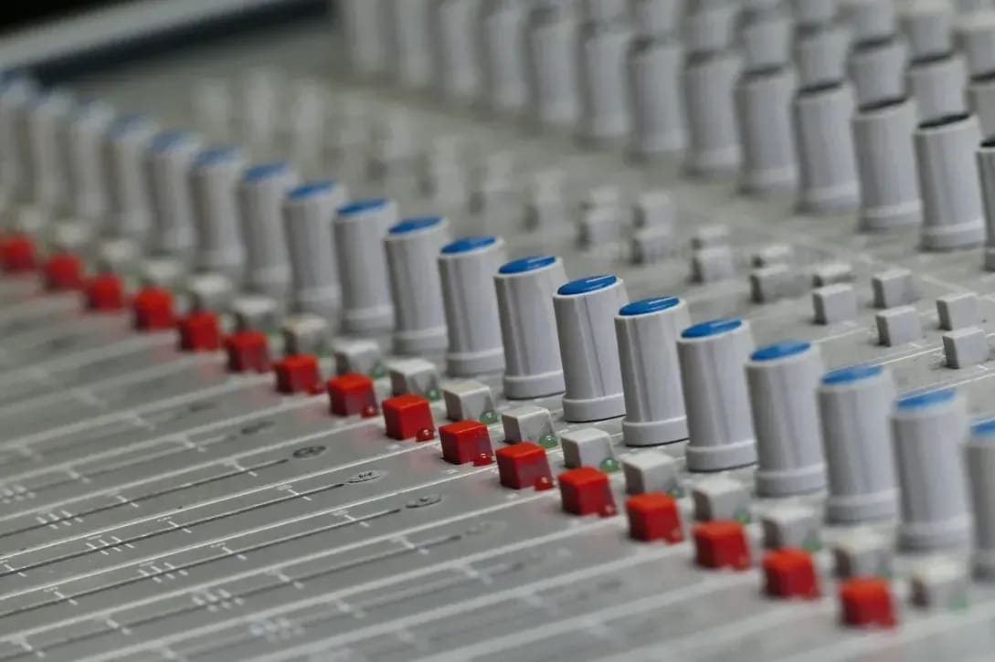 SoundCast Studio 12