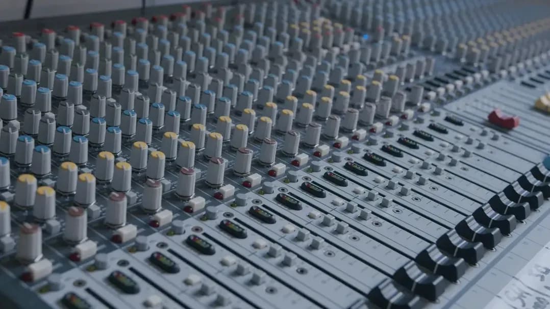 SoundCast Studio 13